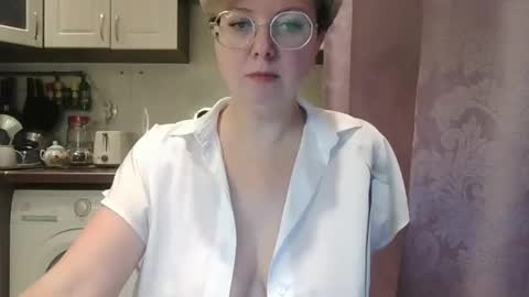 Snapshot of stasya_07 chatting on December 2024 10:03:02 PM Stasya online show from December 2024 10:03:02 PM