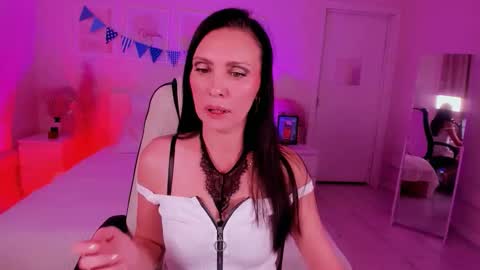 Snapshot of steaflers_mom chatting on October 2025 06:58:02 AM steaflers_mom online show from October 2025 06:58:02 AM