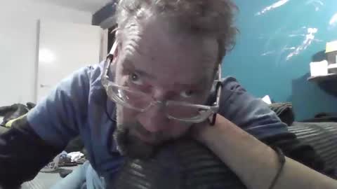 Snapshot of steelringshaft chatting on November 2025 08:25:02 PM Mikee online show from November 2025 08:25:02 PM