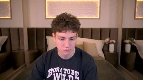 Esrefan online show from February 2026 07:32:02 PM