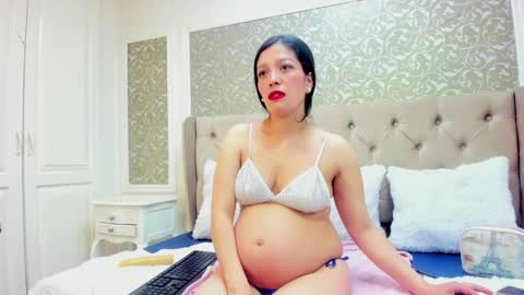 Stefany  online show from November 2025 02:50:02 PM