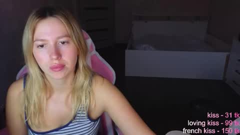 stefany_and_bettany online show from October 2025 02:05:01 PM