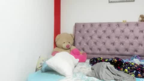 stefany_andruw online show from October 2025 12:58:01 PM