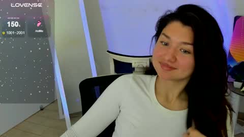 Steffi online show from October 2025 07:01:02 PM