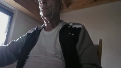 Snapshot of stefi444466 chatting on April 2026 05:38:01 AM stefi444466 online show from April 2026 05:38:01 AM