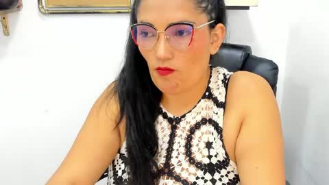 Snapshot of stefy_cg chatting on May 2026 07:43:02 PM Stefy online show from May 2026 07:43:02 PM
