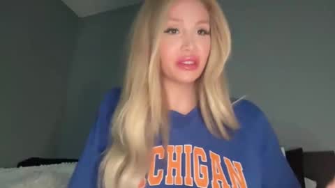 Stella Bella online show from February 2025 03:43:02 AM