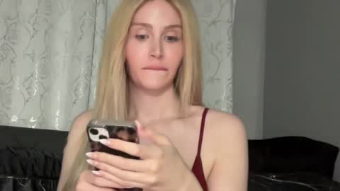 Stella Bella online show from September 2025 03:30:01 AM