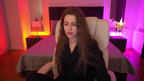 stellahoneywell online show from December 2025 02:11:01 PM