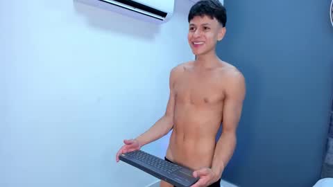 Stephane Rouss online show from November 2025 07:56:02 PM