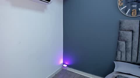 Stephane Rouss online show from November 2025 08:00:01 PM