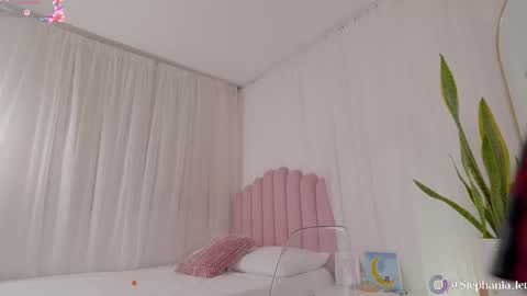 Snapshot of stephania_let chatting on November 2025 06:18:01 PM stephania_let online show from November 2025 06:18:01 PM