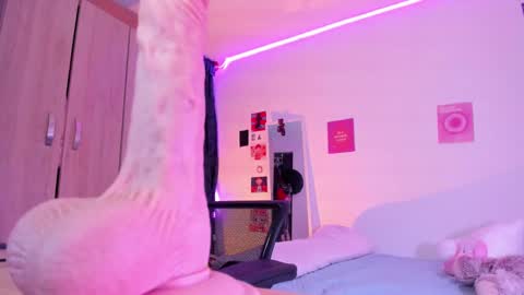 Stephanie  online show from February 2025 04:48:02 AM