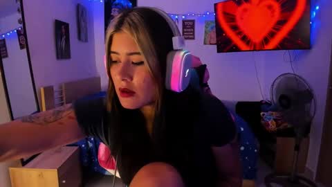 Snapshot of stephany_uwu chatting on January 2025 03:39:01 AM Stephany independient model online show from January 2025 03:39:01 AM