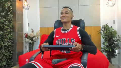 Snapshot of sterling_magnus chatting on February 2026 09:05:02 PM online show from February 2026 09:05:02 PM