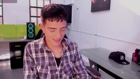 Snapshot of steveen_1604 chatting on February 2025 09:05:02 PM Stevenn online show from February 2025 09:05:02 PM