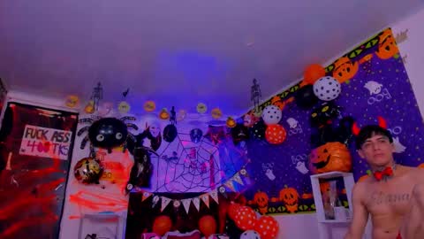 Snapshot of stevenfortaniax chatting on October 2025 04:20:02 AM TANIA-STEVEN online show from October 2025 04:20:02 AM