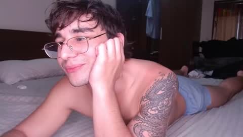 Alex   online show from December 2025 02:39:02 AM