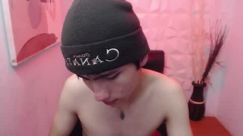 Snapshot of stich_23 chatting on March 2026 12:33:02 PM Stich online show from March 2026 12:33:02 PM