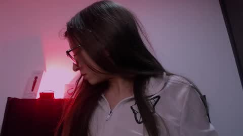 stiven online show from November 2025 01:28:01 AM