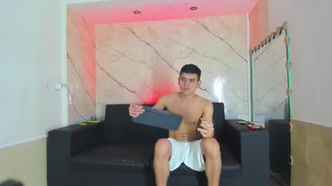 friends online show from November 2025 04:12:01 AM