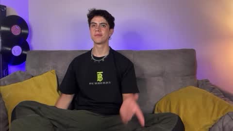 Snapshot of stolas_ying chatting on March 2026 01:33:01 AM Stolas online show from March 2026 01:33:01 AM