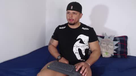 Stone Lee  online show from November 2025 07:19:01 AM