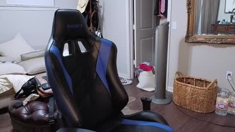 Snapshot of str8whiteboy21 chatting on September 2025 02:37:02 AM str8whiteboy21 online show from September 2025 02:37:02 AM