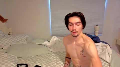 str8whiteboy21 online show from November 2025 05:23:02 PM