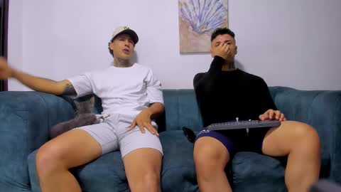 straight__friends online show from September 2025 01:44:02 PM