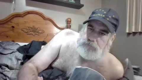 Straightbear4you online show from November 2025 01:54:01 PM