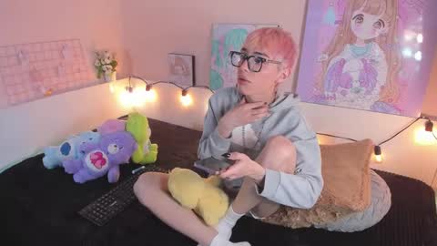 strawberry_kitty_ online show from November 2025 05:17:01 AM