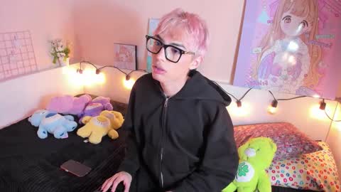 strawberry_kitty_ online show from November 2025 03:56:02 AM