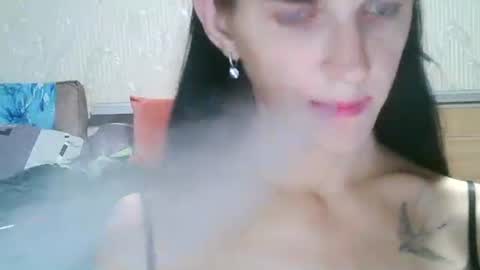 Snapshot of strawberry_storm chatting on October 2025 09:24:01 PM Strawberry Storm online show from October 2025 09:24:01 PM