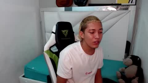 Street online show from February 2026 04:22:01 AM