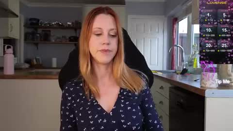 Amorina online show from September 2025 12:51:02 PM