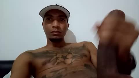 Snapshot of stronganddelicious chatting on December 2025 04:32:01 AM stronganddelicious online show from December 2025 04:32:01 AM