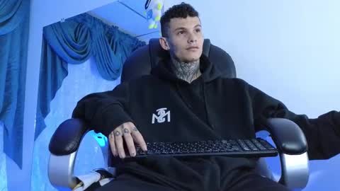 stuart_boy_ online show from February 2025 07:10:01 AM