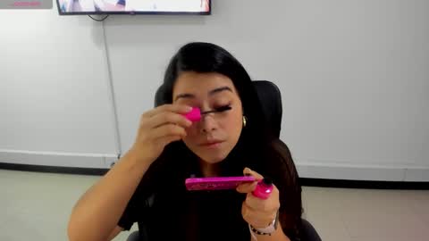 studcb_ online show from November 2025 01:25:02 PM