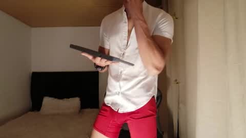 stylish man online show from April 2026 12:25:01 PM