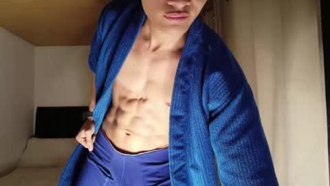 stylish man online show from April 2026 12:46:01 PM