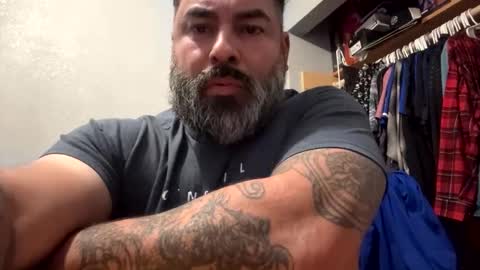 Snapshot of suavecito67 chatting on November 2025 04:01:02 AM suavecito67 online show from November 2025 04:01:02 AM