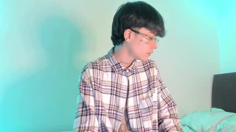 Snapshot of submissive_boyy_ chatting on December 2024 01:39:01 PM nico online show from December 2024 01:39:01 PM