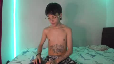 Snapshot of submissive_boyy_ chatting on January 2025 02:35:01 PM nico online show from January 2025 02:35:01 PM