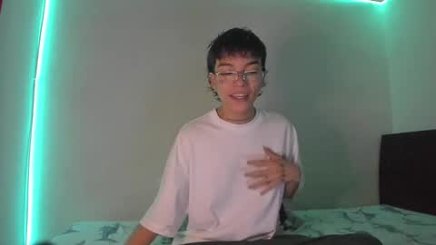 Snapshot of submissive_boyy_ chatting on January 2025 06:28:02 PM nico online show from January 2025 06:28:02 PM