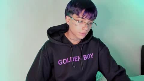 Snapshot of submissive_boyy_ chatting on February 2025 03:27:01 PM nico online show from February 2025 03:27:01 PM