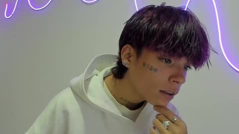 Snapshot of submissive_boyy_ chatting on October 2025 06:07:01 PM nico online show from October 2025 06:07:01 PM