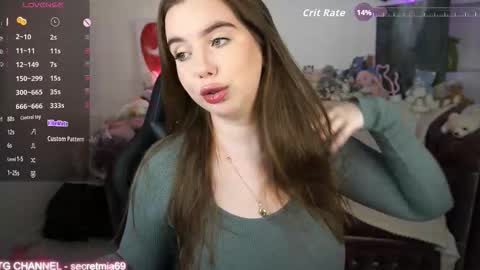 Mia online show from September 2025 08:31:01 PM