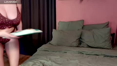 Snapshot of sugar_tomato chatting on December 2025 10:54:01 AM Maria online show from December 2025 10:54:01 AM