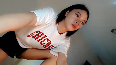 Snapshot of sugarxbaby_ chatting on January 2025 05:44:02 PM LoveSugar online show from January 2025 05:44:02 PM